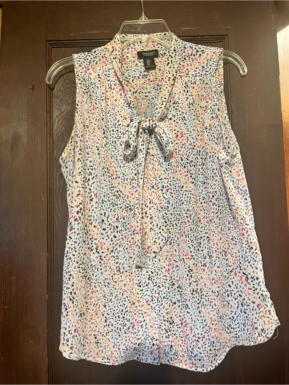 Jones New York White Speckled Tie-Neck Sleeveless Blouse